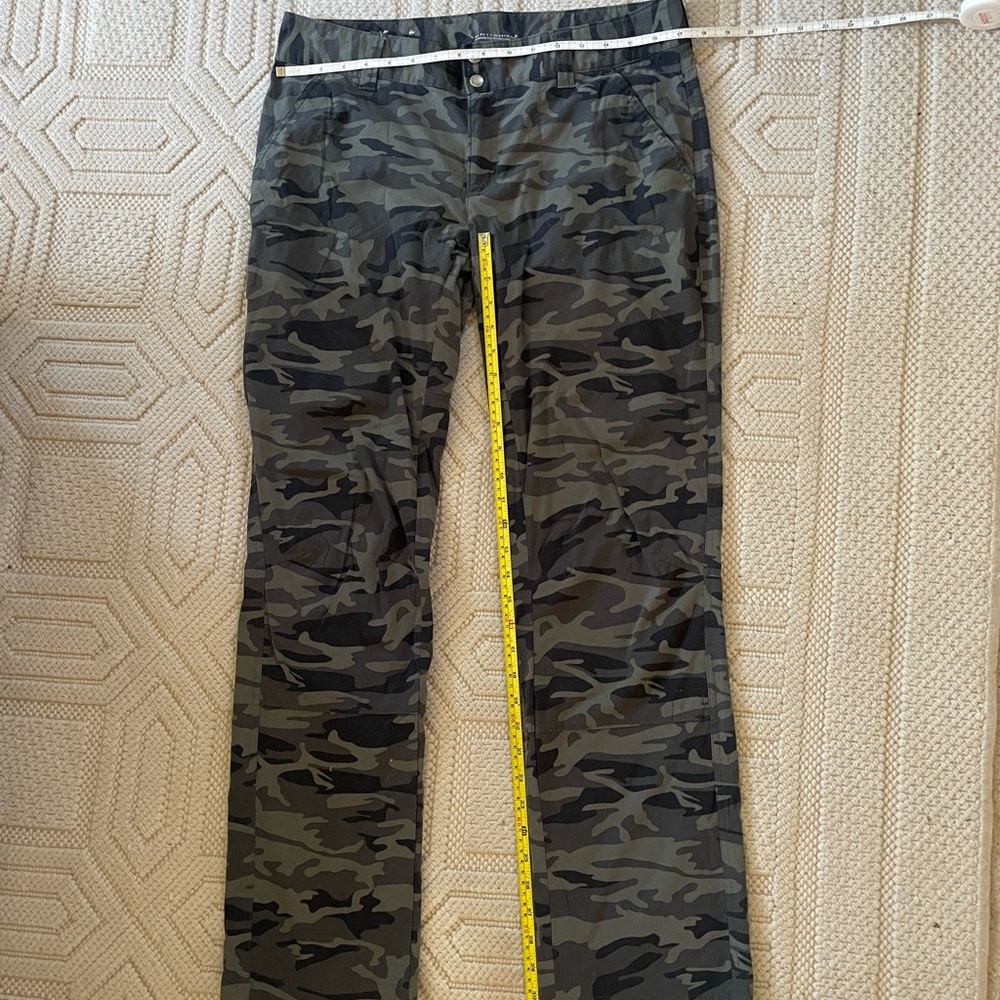 Columbia camos Size 12